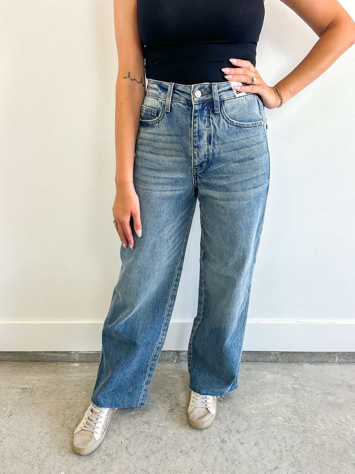 Wilhelmina Baggy Rigid Magic Judy Blue Jeans