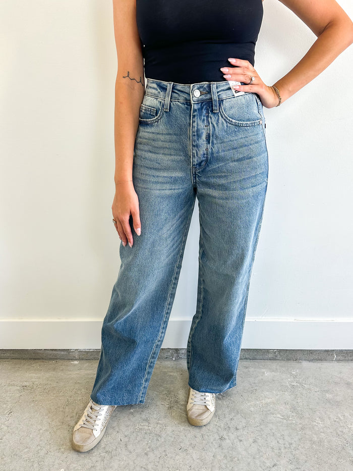 Wilhelmina Baggy Rigid Magic Judy Blue Jeans
